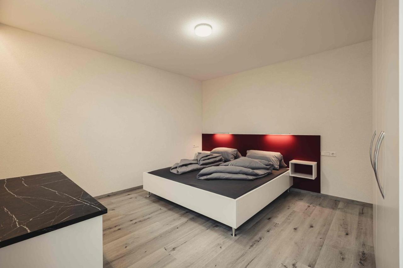 Ferienwohnungen Und Boardinghouse Heimbach In Renchen Exteriör bild